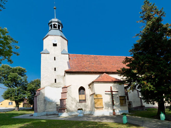 Kościół parafialny w Miłoradzicach
