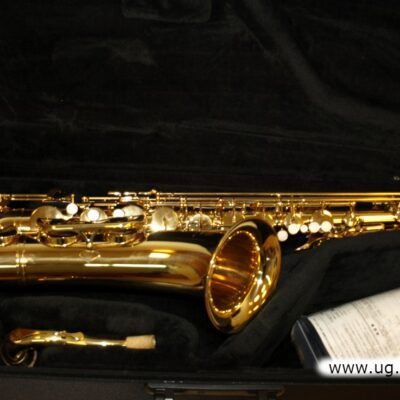 Saksofon tenorowy Yamaha.