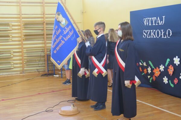 Inauguracja roku szkolnego w Siedlcach - poczet sztandarowy.