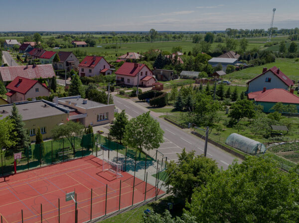 Gmina Lubin - zdjęcie z lotu ptaka - boisko sportowe