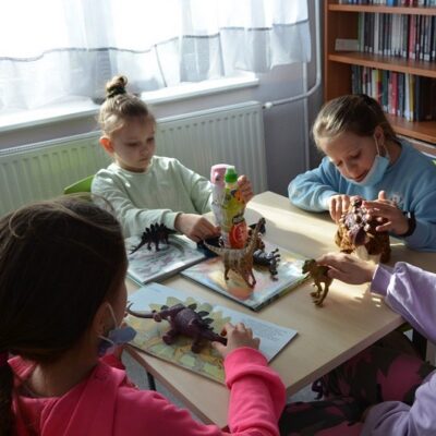 Dzień Dinozaura w bibliotece w Raszówce