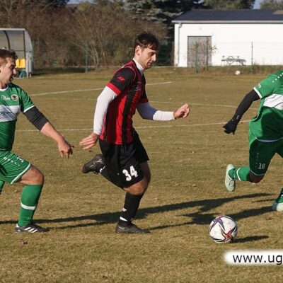KS Kłopotów- Osiek - Victoria Niemstów 2:1