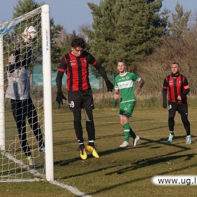 KS Kłopotów- Osiek - Victoria Niemstów 2:1