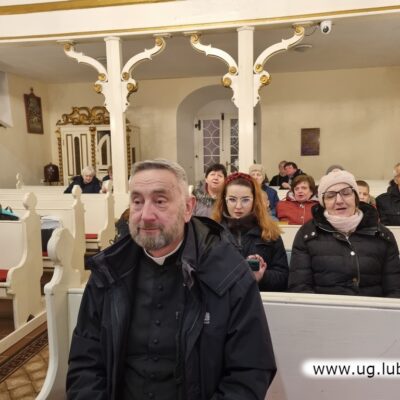 Symboliczna uroczystość kościelna i wieczór kolęd w Pieszkowie