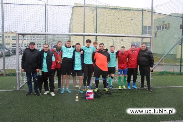 Zwycięska drużyna z Raszówki