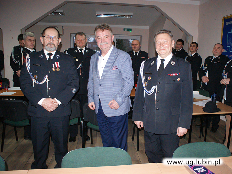 Zarząd OSP w Ksieginicach wraz z wójtem gminy Lubin Tadeuszem Kielanem
