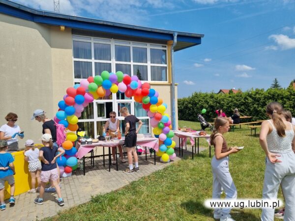 Festyny rodzinne i  zabawy okazji Dnia Dziecka  