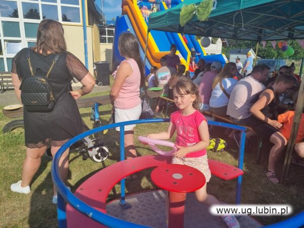 Festyny rodzinne i  zabawy okazji Dnia Dziecka  