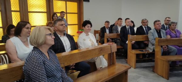 Przedstawiciele Gminy Lubin na prezentacji mammografu w MCZ