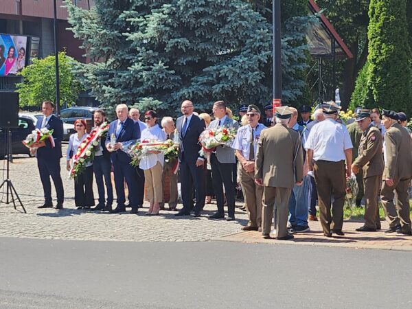 złożeniem kwiatów uczczono 80. rocznicę Rzezi Wołyńskiej.