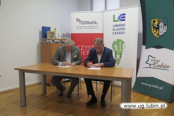 Podpsianie porozumienia