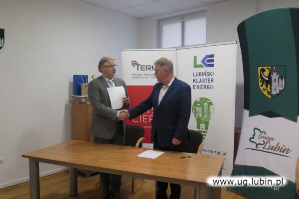 Podpsianie porozumienia