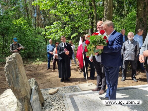 Pamiątkowa tablica i piknik rodzinny w Gorzelinie
