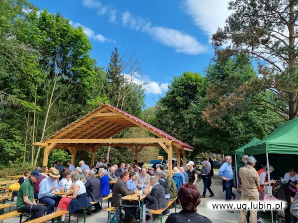 Pamiątkowa tablica i piknik rodzinny w Gorzelinie