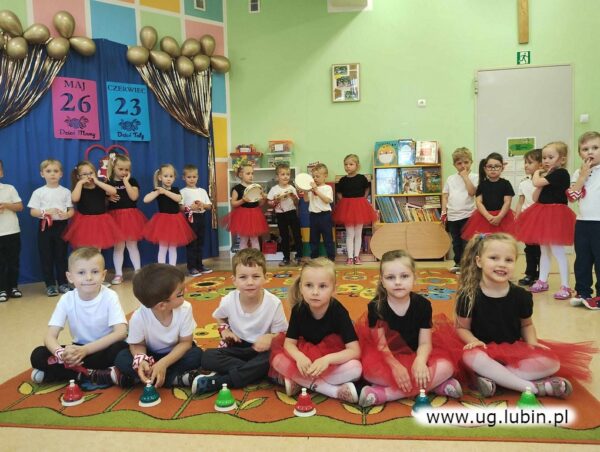 Przedszkolaki występowały i dziękowały rodzicom 