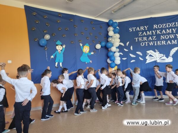 Uroczysta akademia uczniów zerówki