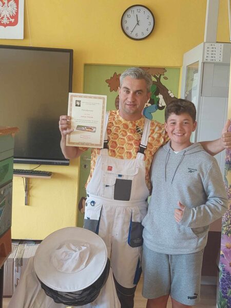 Cykl spotkań uczniów z pszczelarzem
