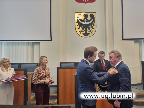 Wójt uhonorowany Złoty Krzyżem Zasługi