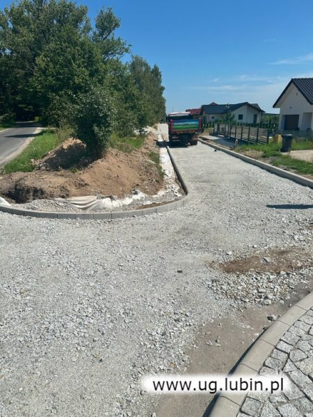 W Gorzycy trwa przebudowa drogi wewnętrznej