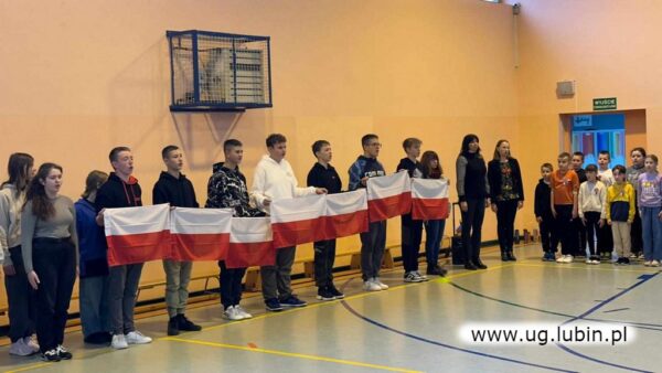 Najmłodsi patrioci w biało czerwonych barwach