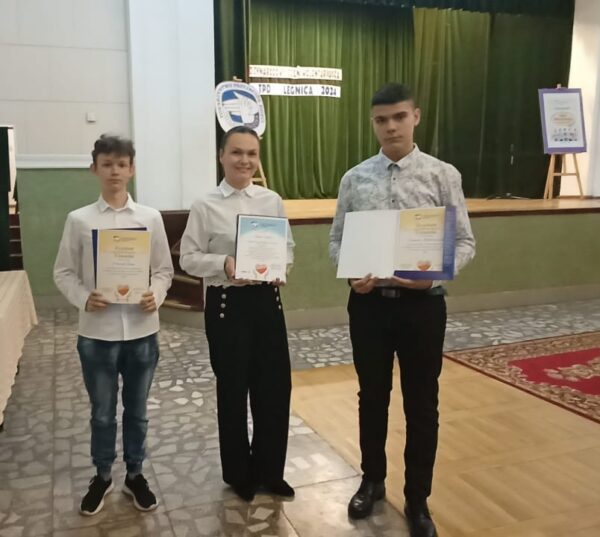 Uczniowie z Siedlec wyróżnieni za pracę społeczną