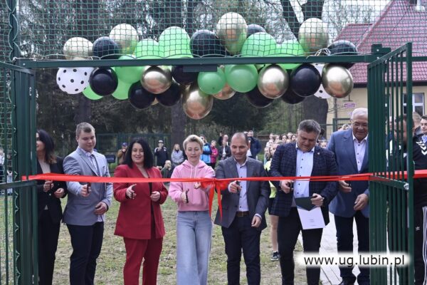 otwarcie nowoczesnego, wielofunkcyjnego boiska