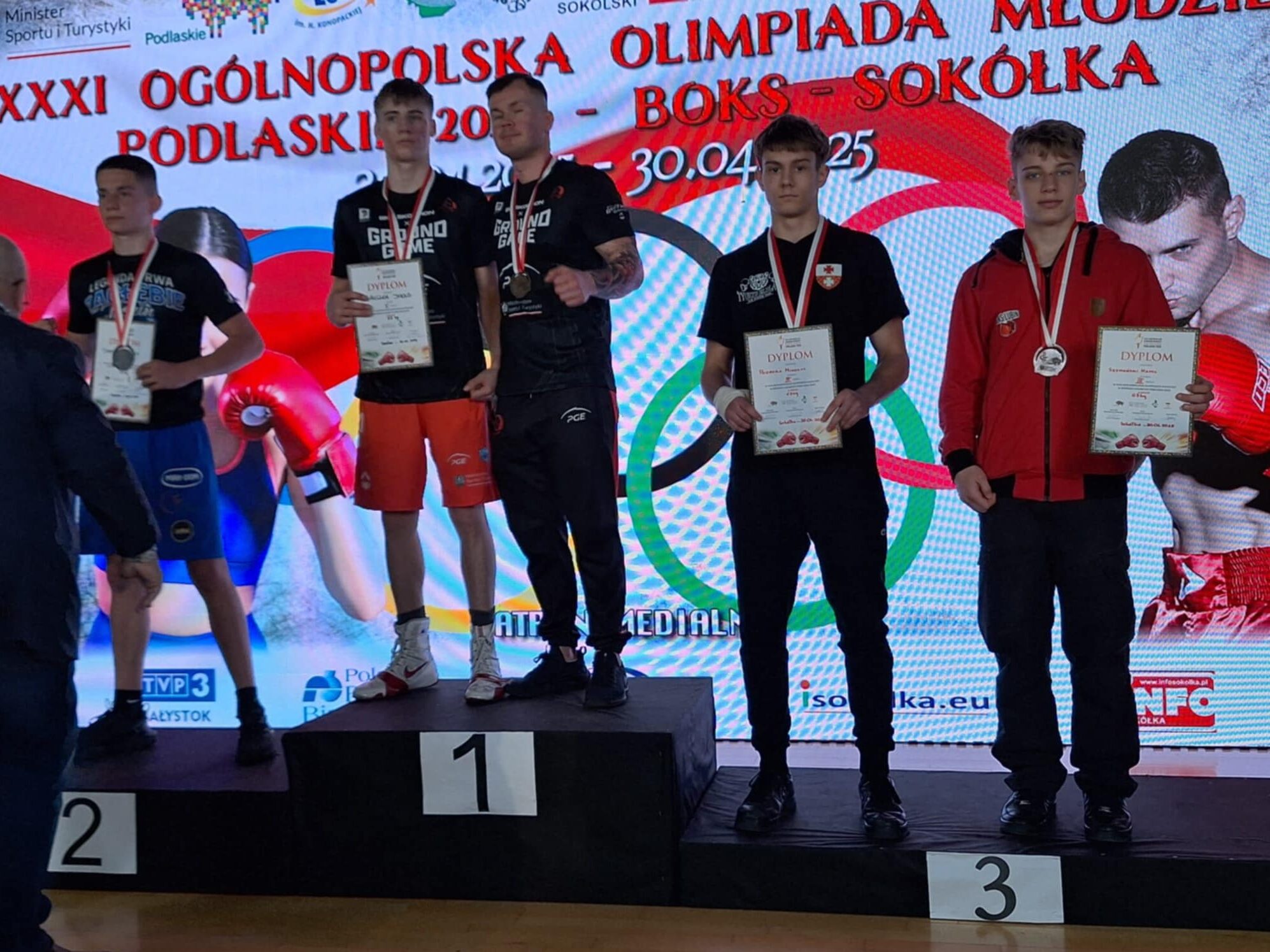 Kamil Szymański z Pieszkowa, wychowanek Stowarzyszenia Boks Lubin, stanął na podium XXXI Ogólnopolskiej Olimpiady Młodzieży