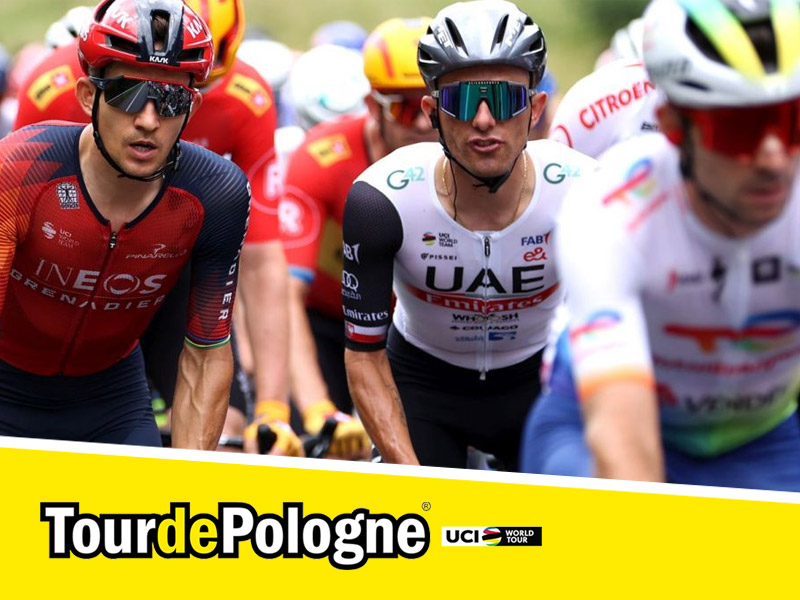 Tour de Pologne. Kolarze na trasie przejazdu.