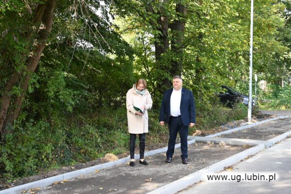 Powstaje nowy chodnik w Liścu 