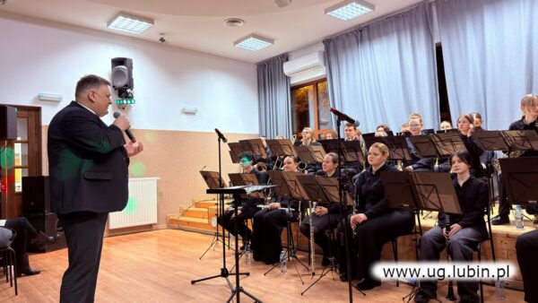 Noworoczny koncert Młodzieżowej Orkiestry Dętej w Goli.