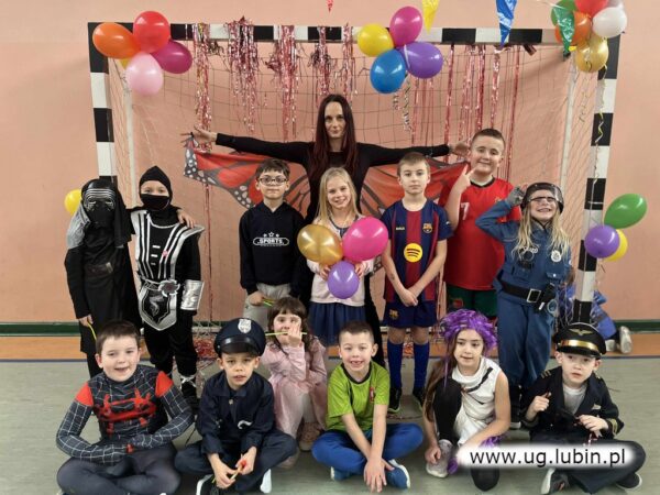 Bal karnawałowy w SP Niemstów.