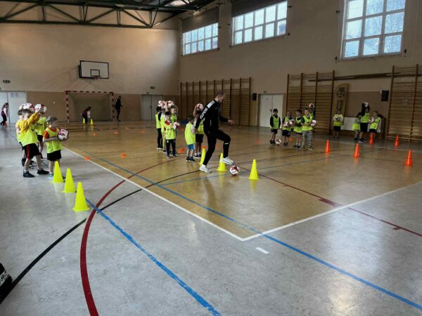 Lekcja prowadzona w ramach programu ,,zDolnośląskie Dzieci" w szkole w Szklarach Górnych.