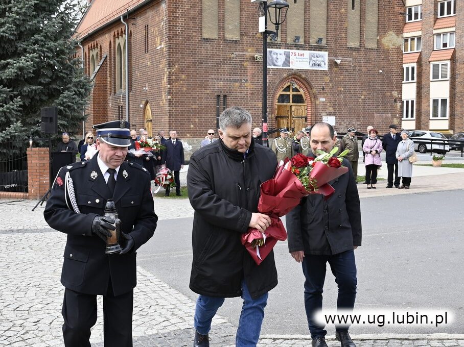 delegacje z kwiatami