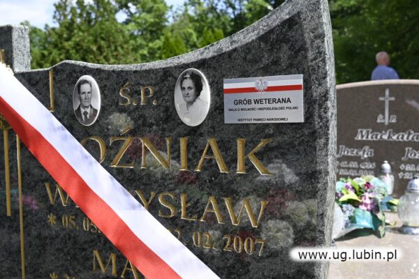 uroczystość na cmentarzu