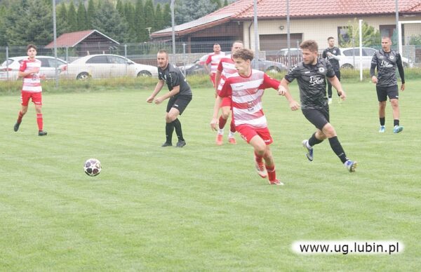 Derbowe spotkanie pomiędzy Fortuną Obora, a KS Kłopotów-Osiek