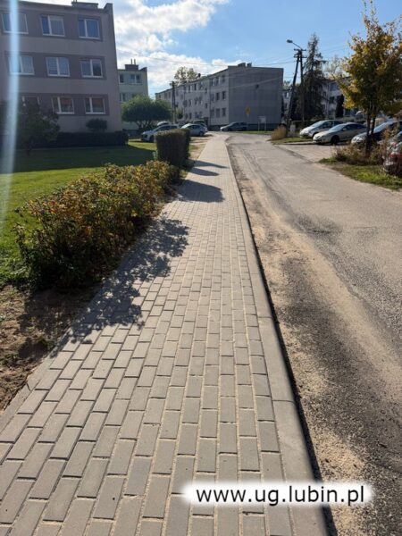 chodnik w Księginicach 
