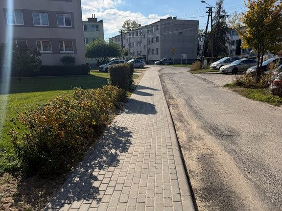 chodnik w Księginicach